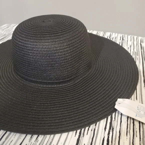 Women's Straw Black and Tan Hats Set of 2 - Picture 6 of 10